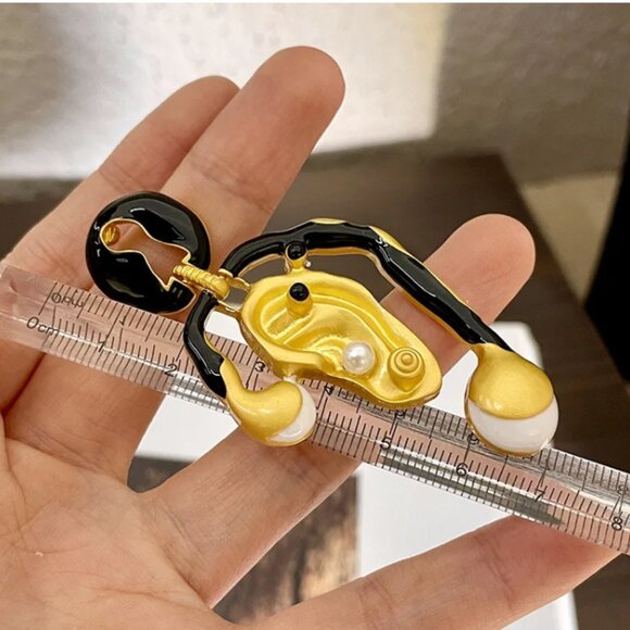 Schiaparelli Inspired Statement Earrings Gold Tone Runway Long Big - Picture 11 of 12